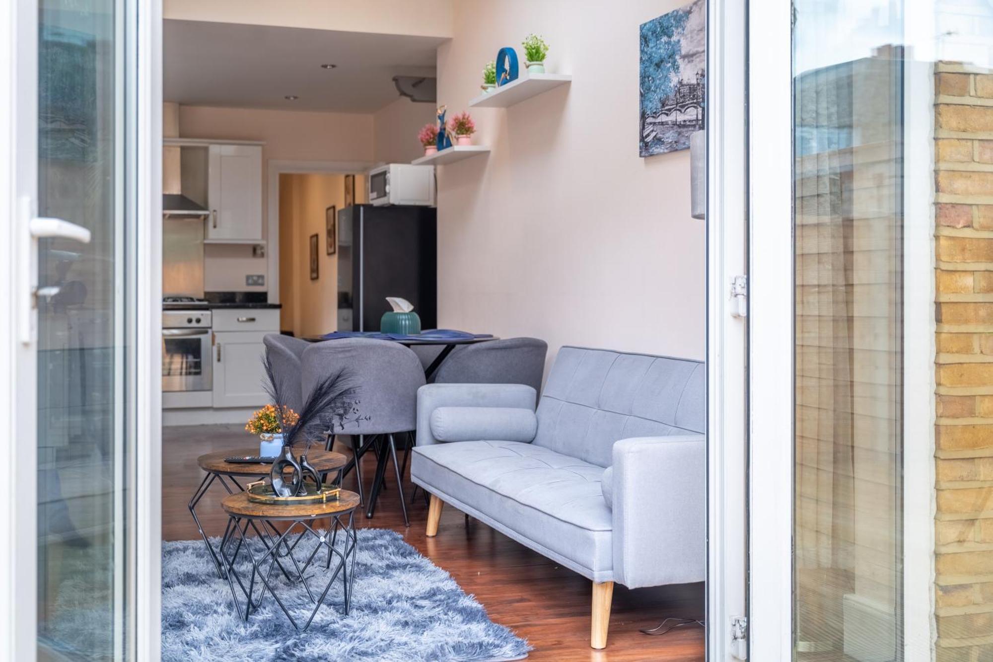 Beautiful 2 Bedroom With Private Garden In Wimbledon - Minutes From Central Лондон Экстерьер фото